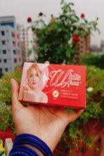 White Aura Extra Miracle Carrot Soap - Image 2